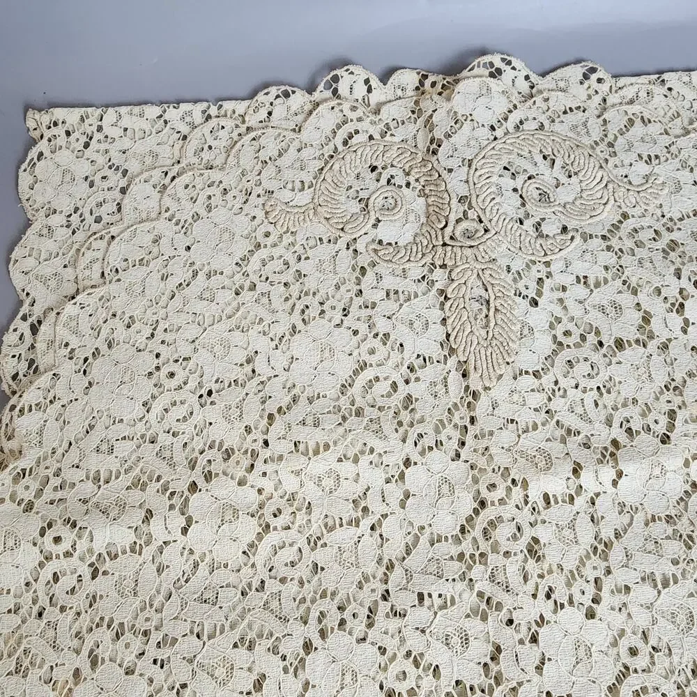 Vintage Lace Table Runner 68